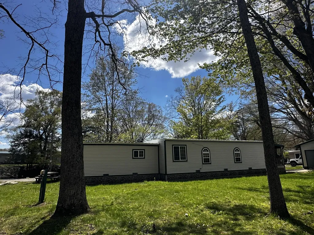 8933 E M 20 Newfield Township MI 49421