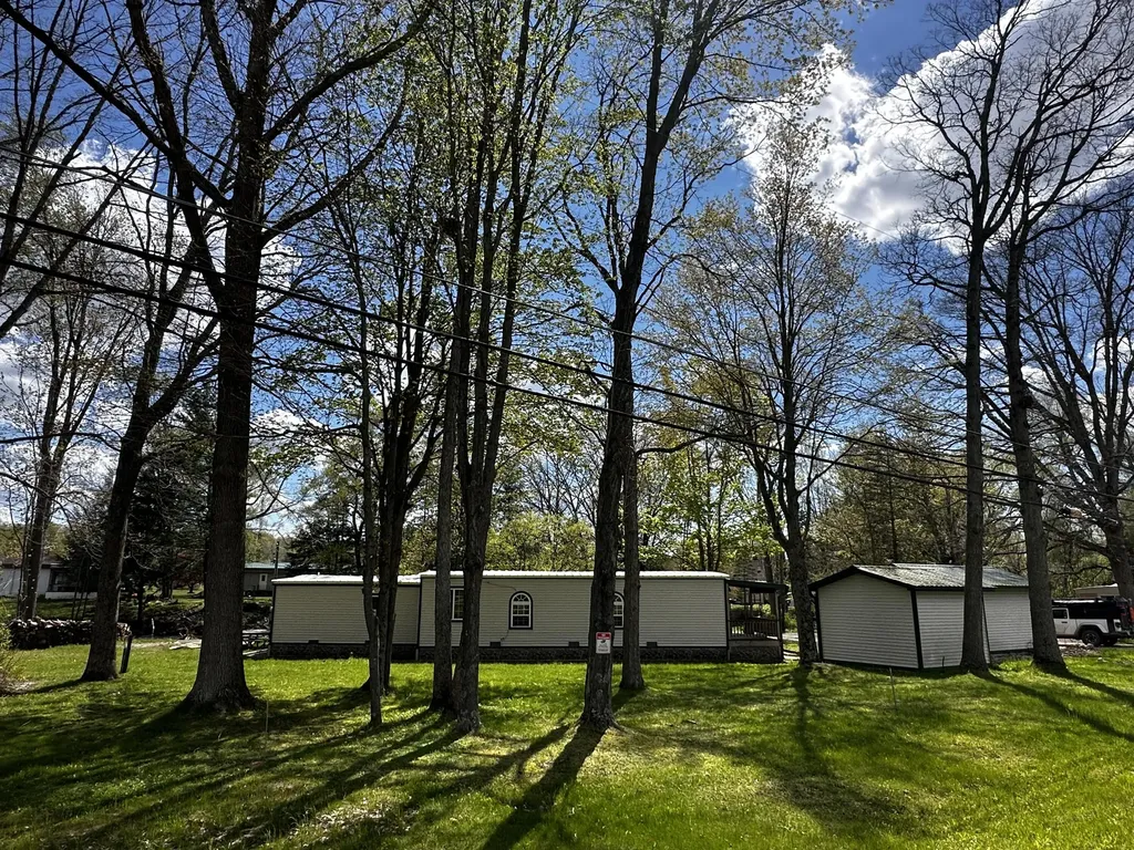 8933 E M 20 Newfield Township MI 49421