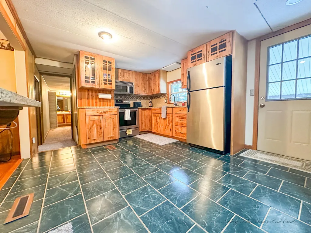 8933 E M 20 Newfield Township MI 49421