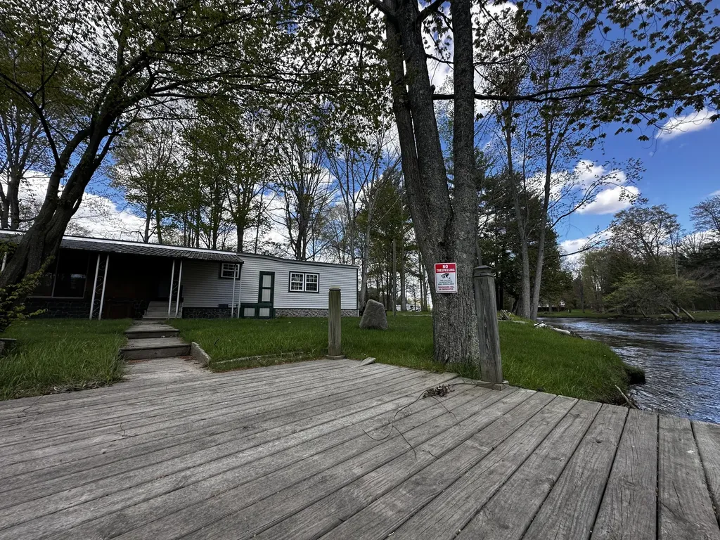 8933 E M 20 Newfield Township MI 49421