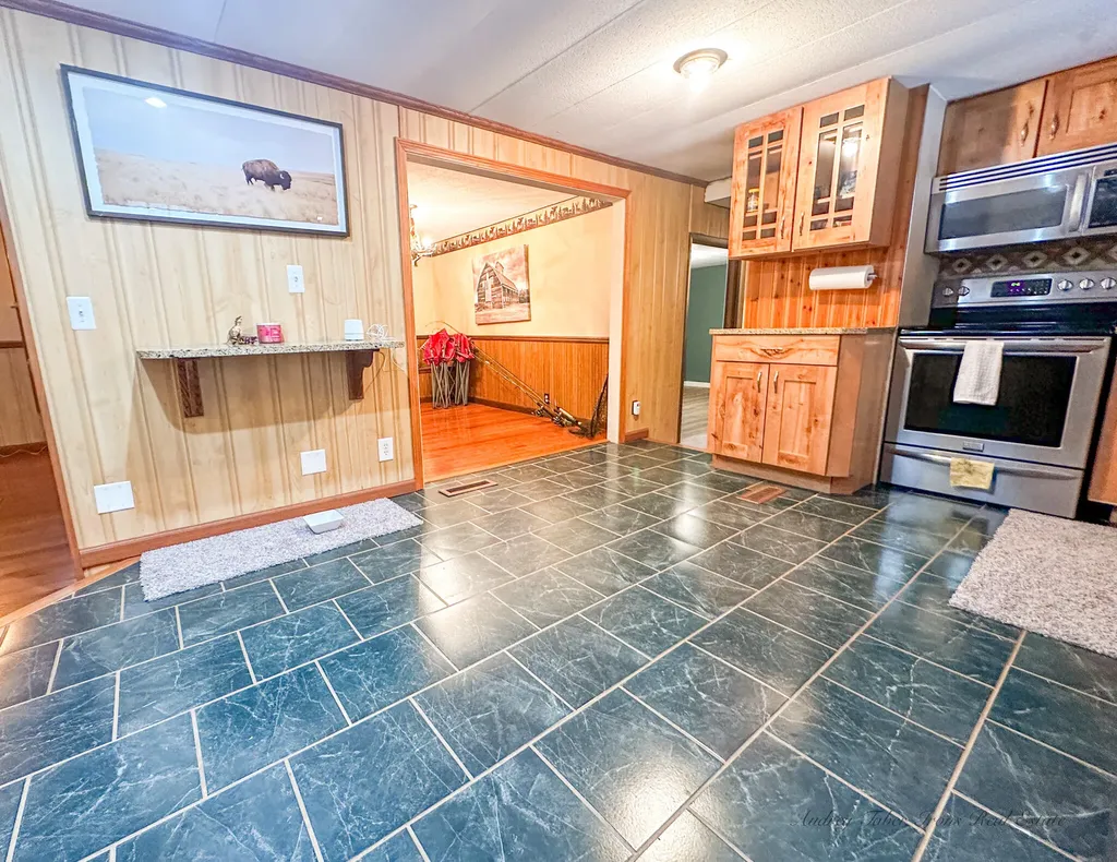 8933 E M 20 Newfield Township MI 49421