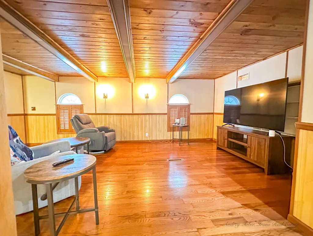 8933 E M 20 Newfield Township MI 49421