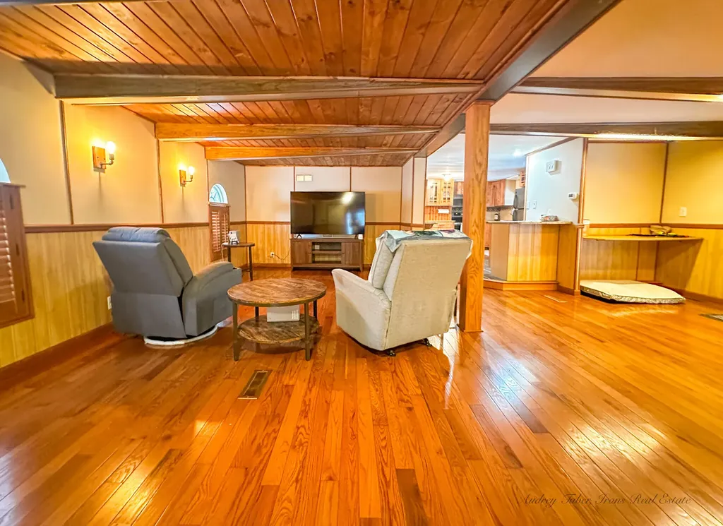8933 E M 20 Newfield Township MI 49421