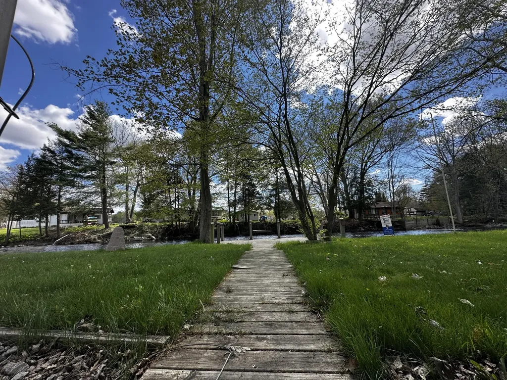 8933 E M 20 Newfield Township MI 49421