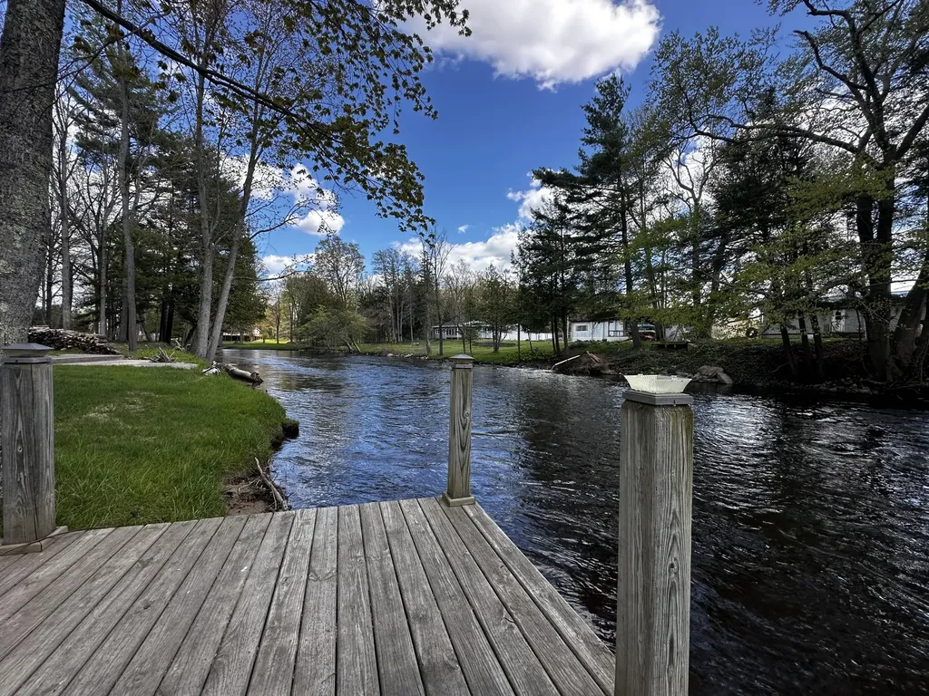 8933 E M 20 Newfield Township MI 49421