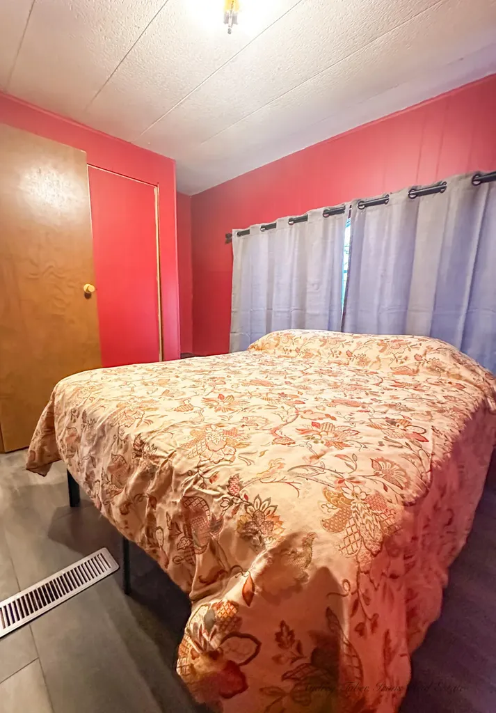 8933 E M 20 Newfield Township MI 49421
