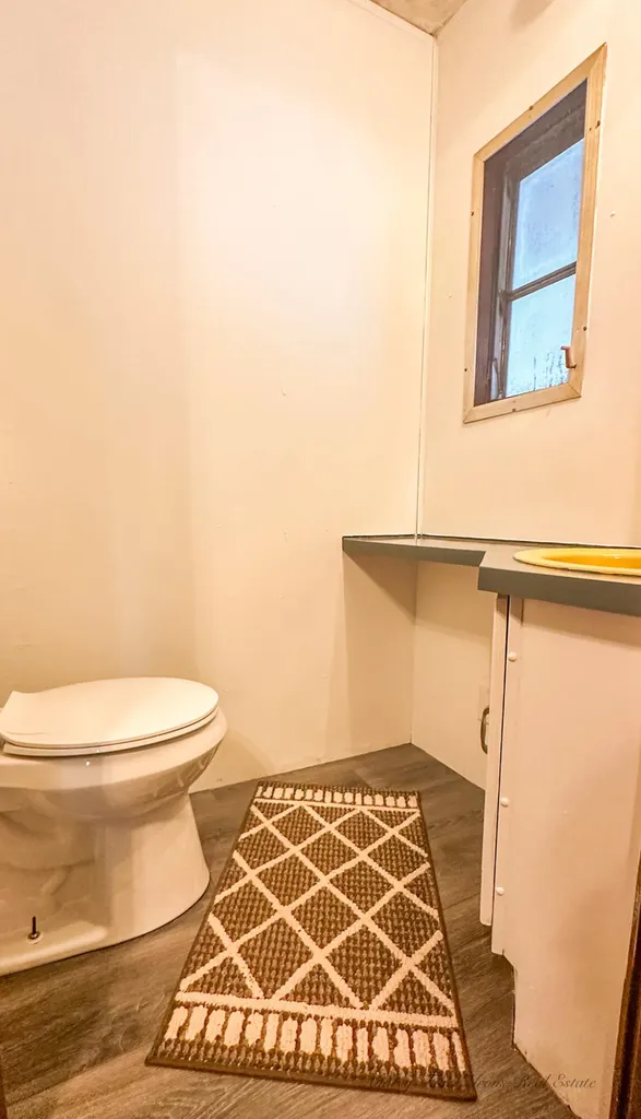 8933 E M 20 Newfield Township MI 49421