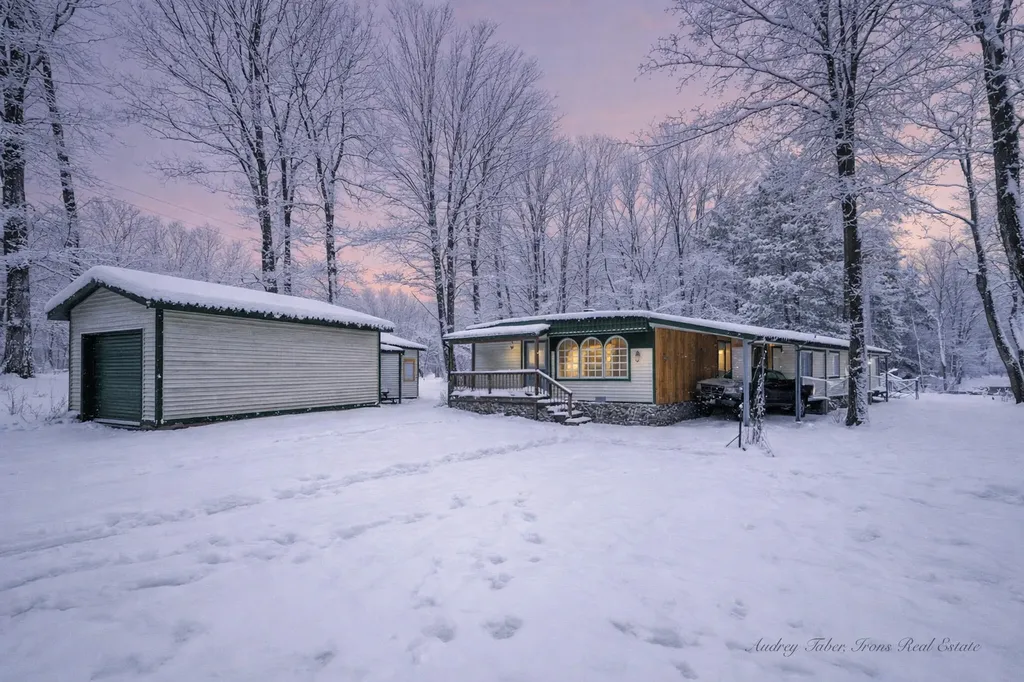 8933 E M 20 Newfield Township MI 49421
