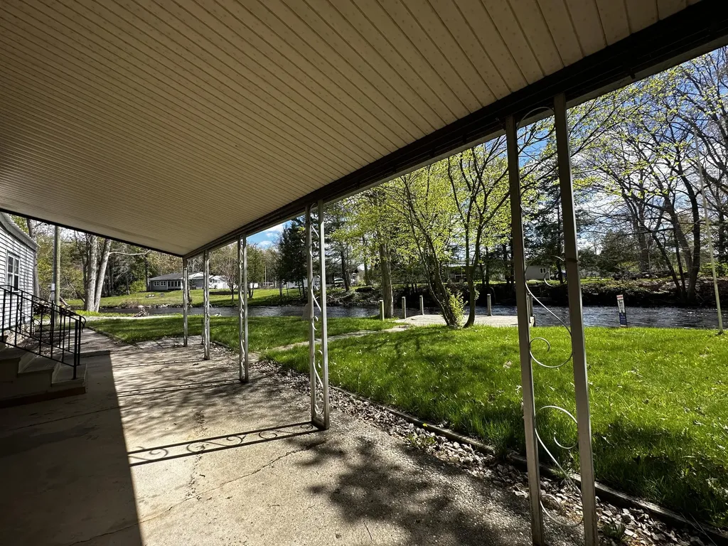 8933 E M 20 Newfield Township MI 49421
