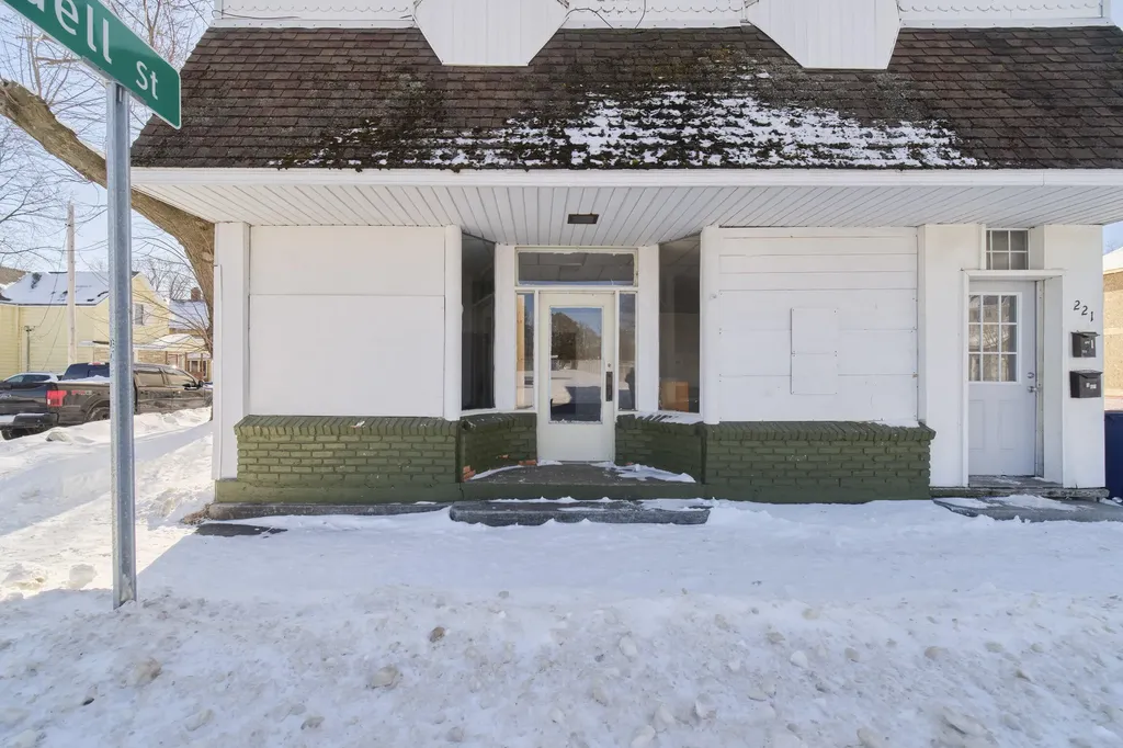 221 5th Street Manistee City MI 49660