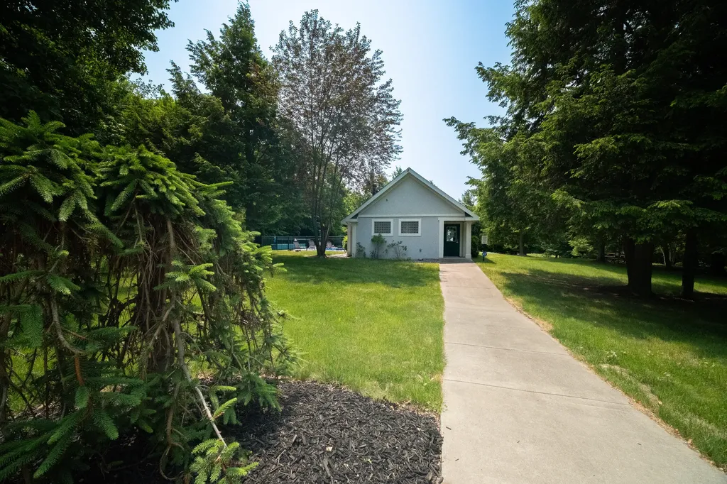 10201 Opal Ridge Drive Onekama Township MI 49675