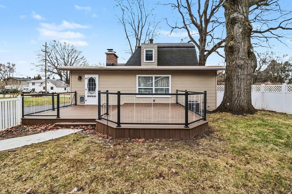 802 N Emily Street Ludington City MI 49431