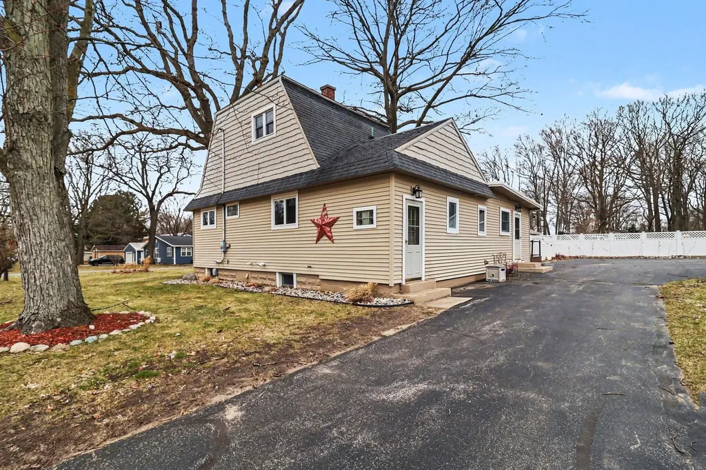 802 N Emily Street Ludington City MI 49431