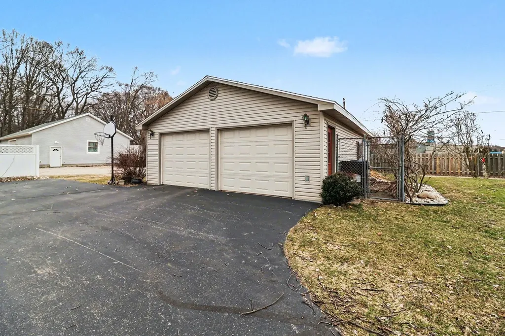 802 N Emily Street Ludington City MI 49431