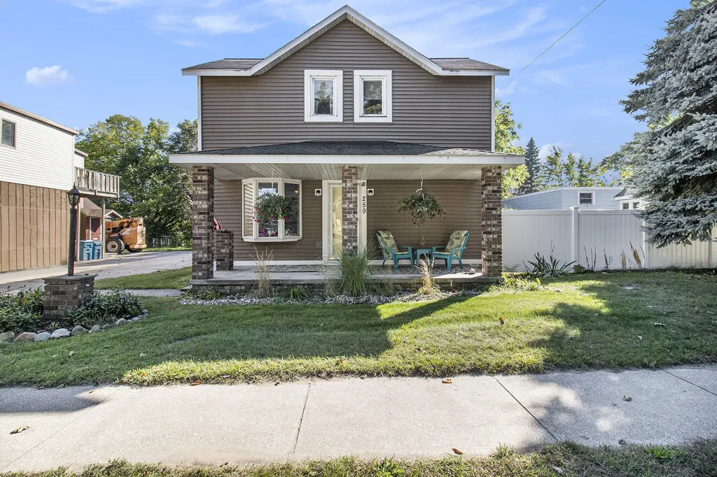 259 5th Avenue Manistee City MI 49660