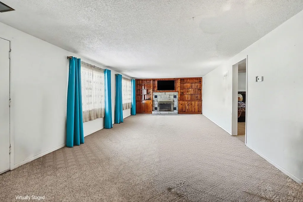 709 New William Street Ludington City MI 49431