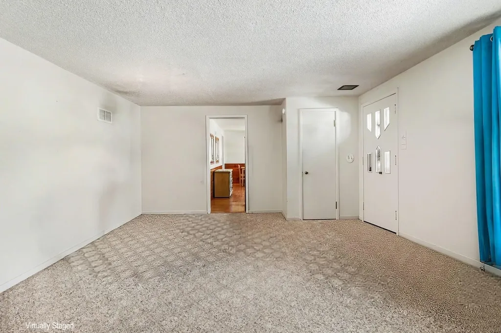 709 New William Street Ludington City MI 49431
