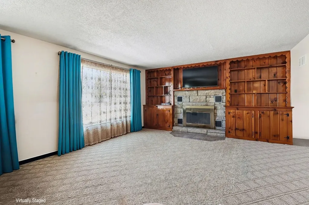 709 New William Street Ludington City MI 49431