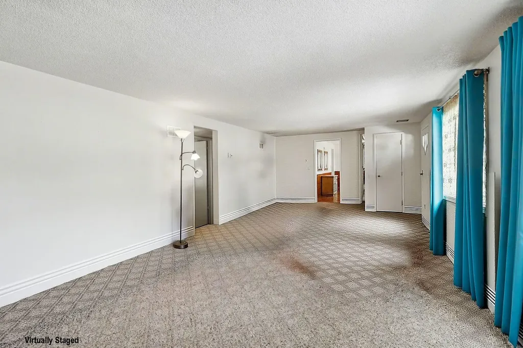 709 New William Street Ludington City MI 49431