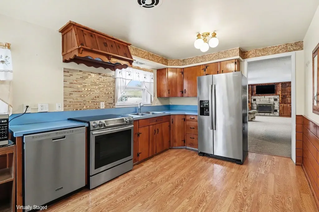 709 New William Street Ludington City MI 49431