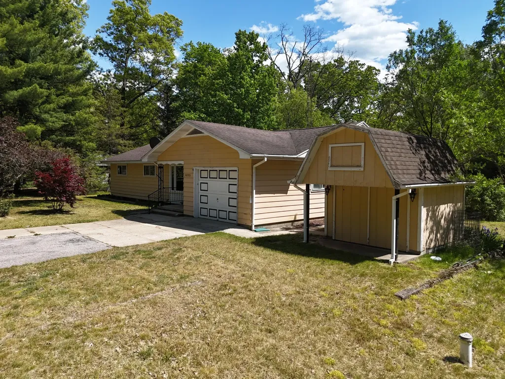 14099 Studebaker Avenue Dickson Township MI 49619