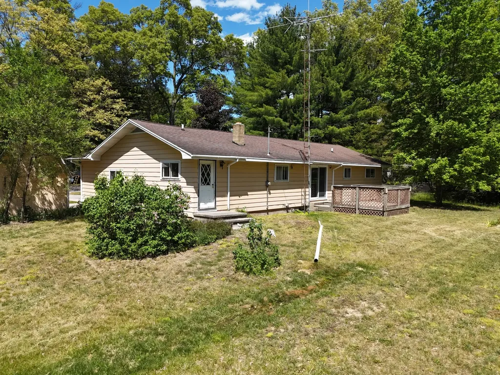 14099 Studebaker Avenue Dickson Township MI 49619