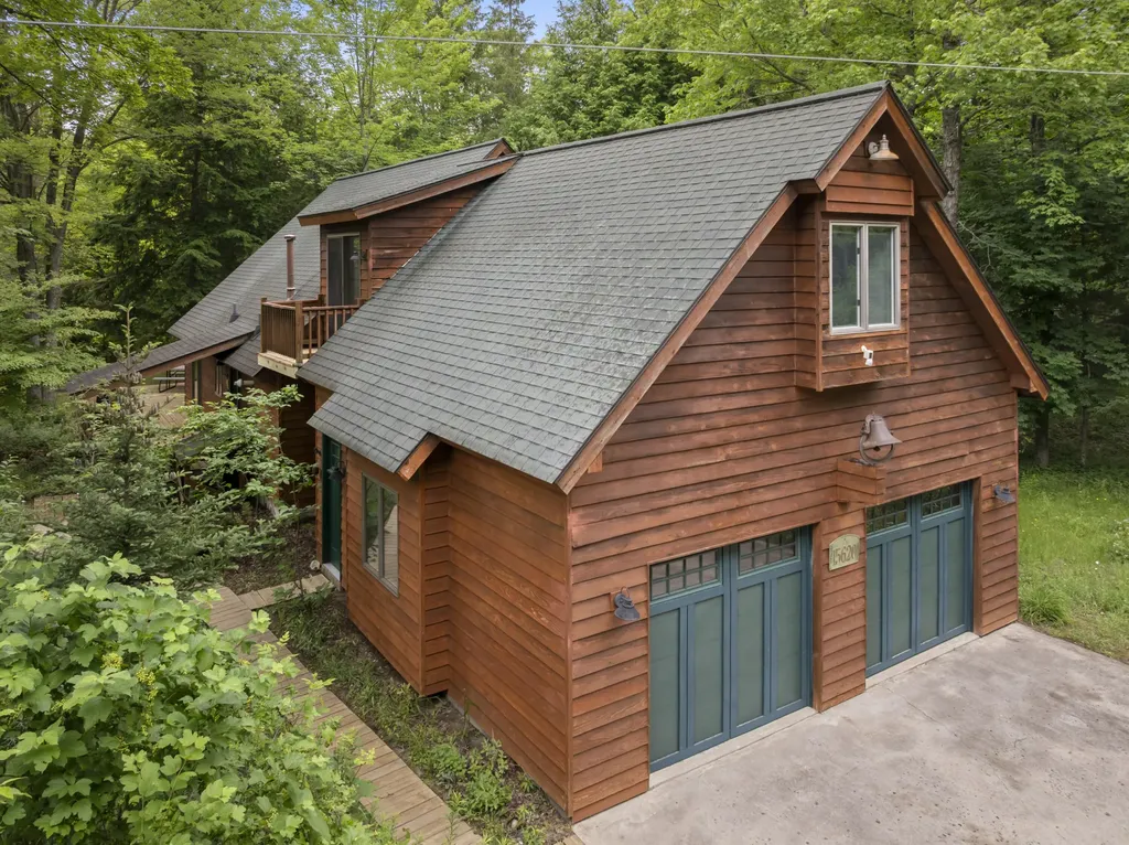 15620 Betsie River Drive Springdale Township MI 49683