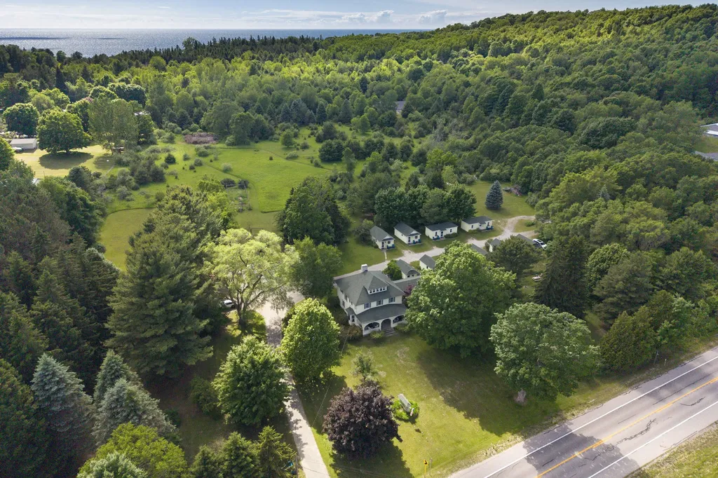 1912 S Scenic Highway Unknown City MI 49635