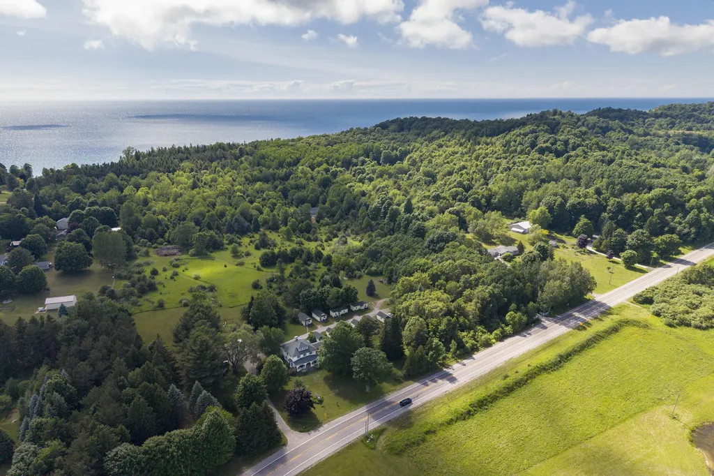 1912 S Scenic Highway Unknown City MI 49635