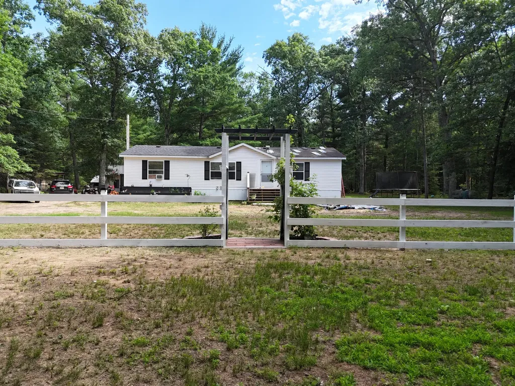 18233 Old House Road Norman Township MI 49689