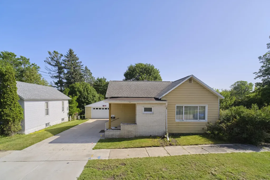 163 Van Buren Street Manistee City MI 49660