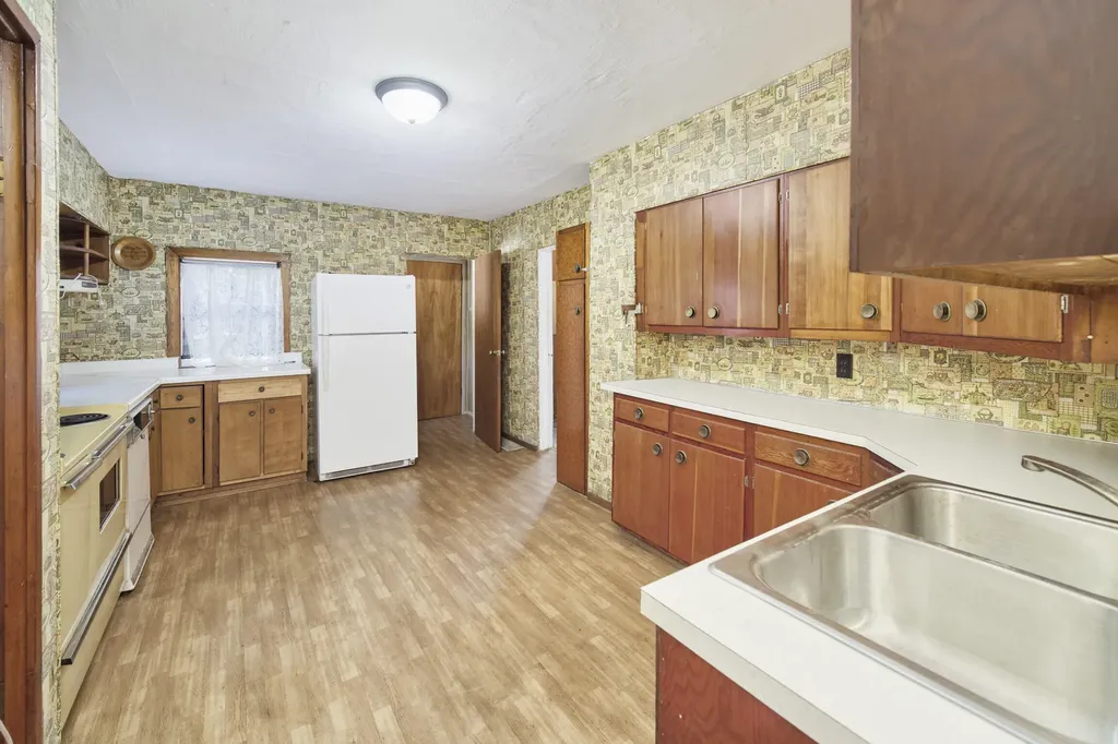 163 Van Buren Street Manistee City MI 49660