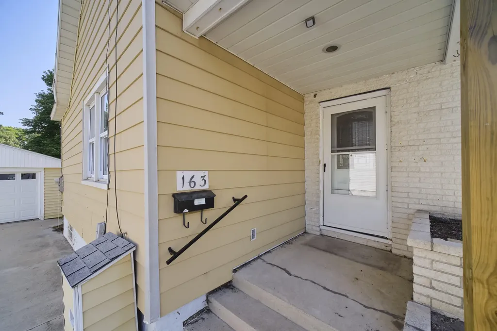 163 Van Buren Street Manistee City MI 49660