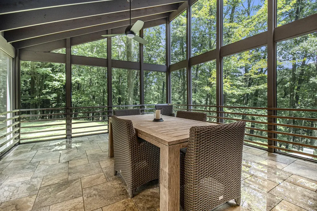 5410 W Oak Ridge Drive Hamlin Township MI 49431