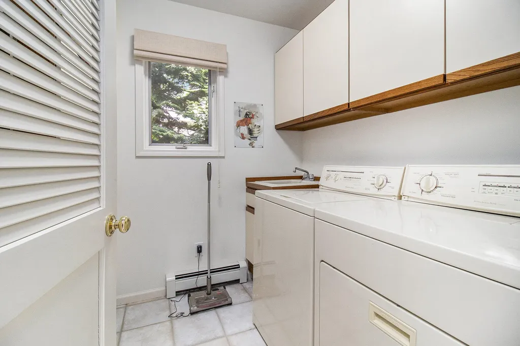 5410 W Oak Ridge Drive Hamlin Township MI 49431