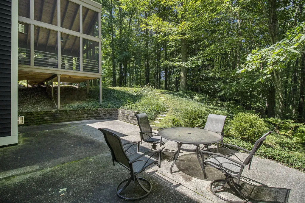 5410 W Oak Ridge Drive Hamlin Township MI 49431
