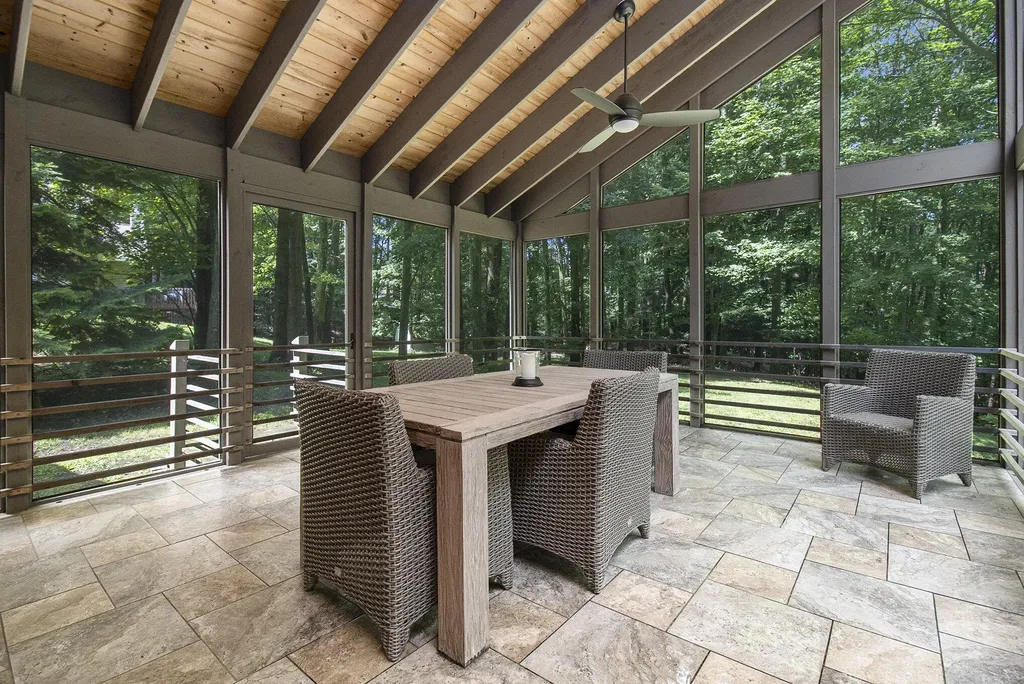 5410 W Oak Ridge Drive Hamlin Township MI 49431