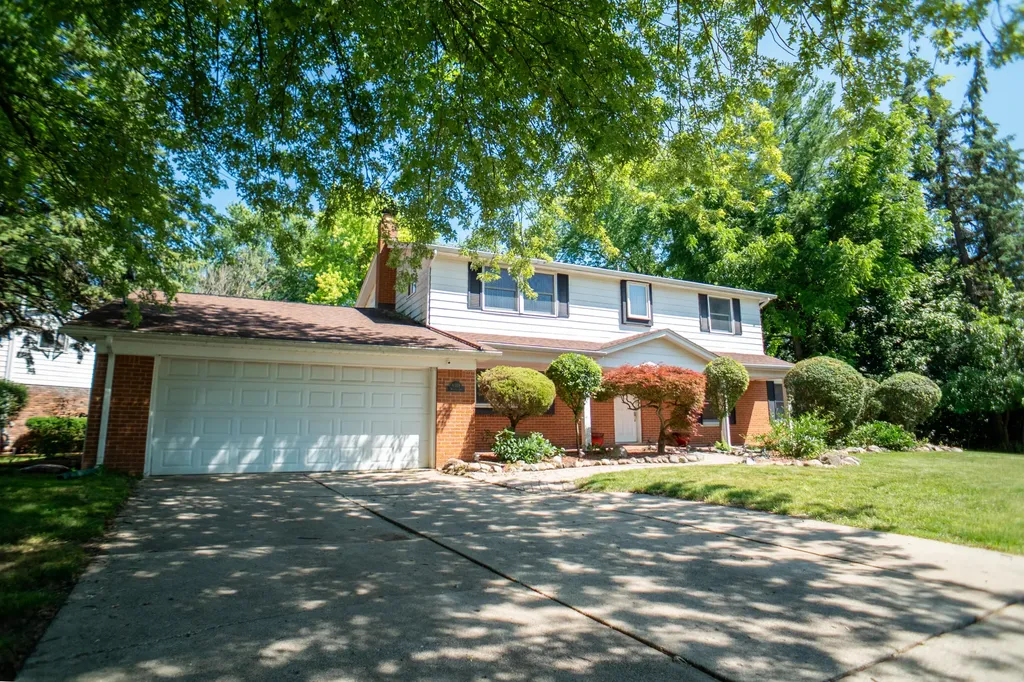 4389 Westover Drive West Bloomfield Charter Township MI 48323