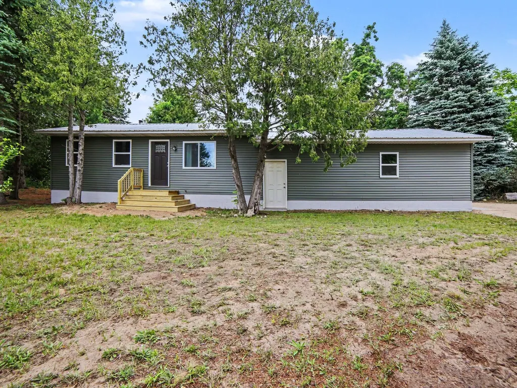 2209 E Madison Road Crystal Township MI 49420