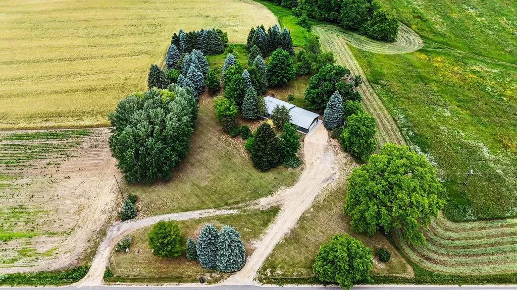 2209 E Madison Road Crystal Township MI 49420