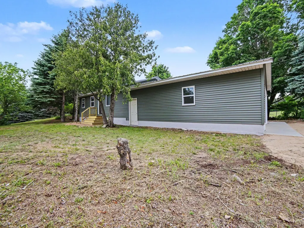 2209 E Madison Road Crystal Township MI 49420