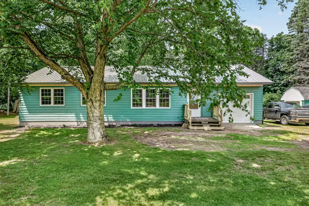 2423 S 40th Avenue Benona Township MI 49455