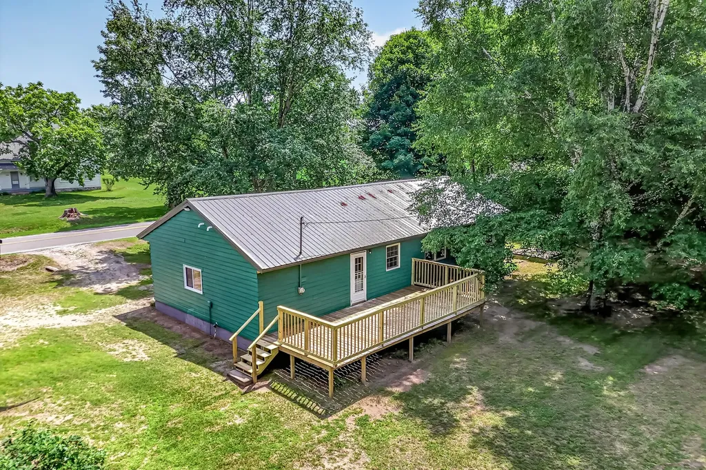 2423 S 40th Avenue Benona Township MI 49455