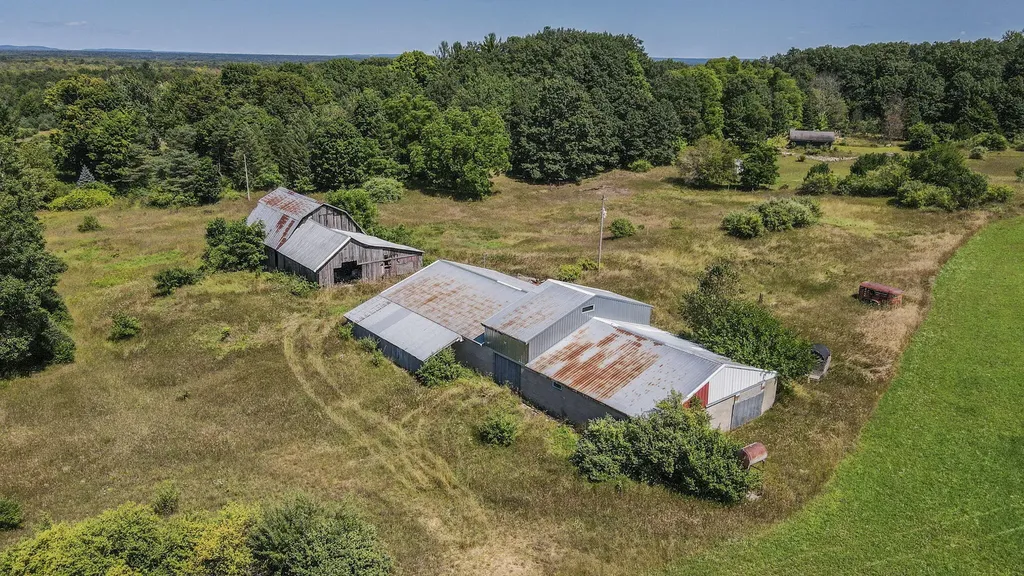 11425 Kerry Road Brown Township MI 49619