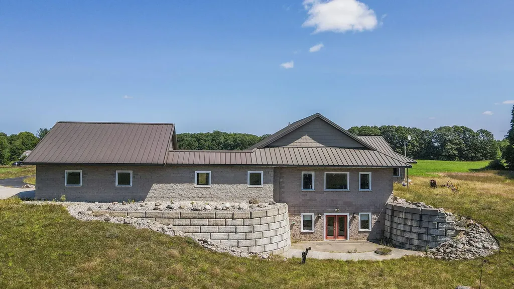 11425 Kerry Road Brown Township MI 49619