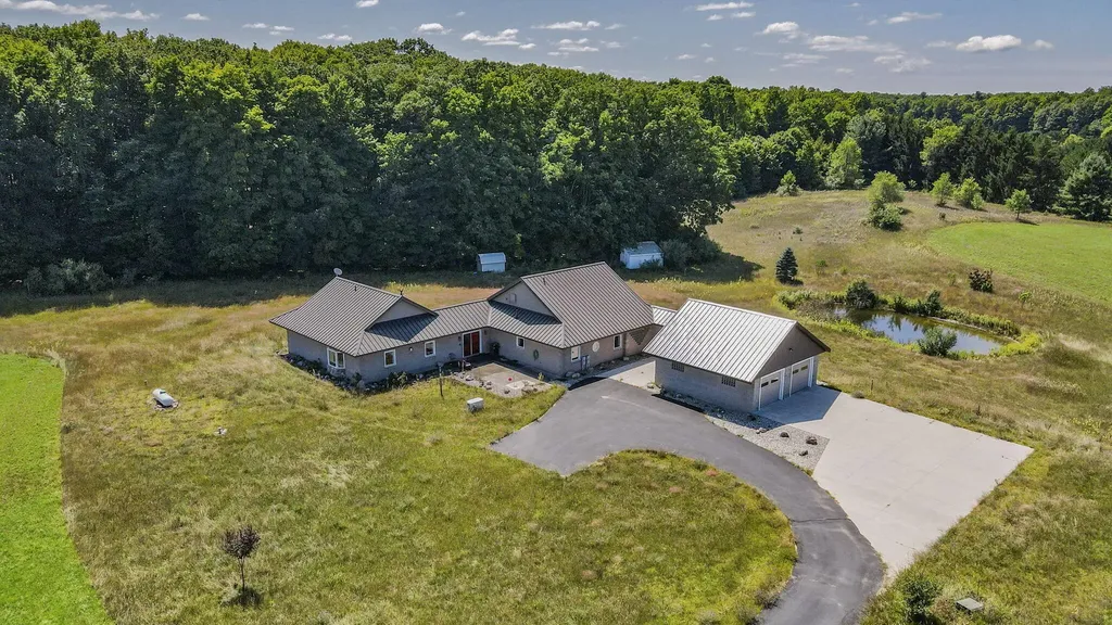 11425 Kerry Road Brown Township MI 49619