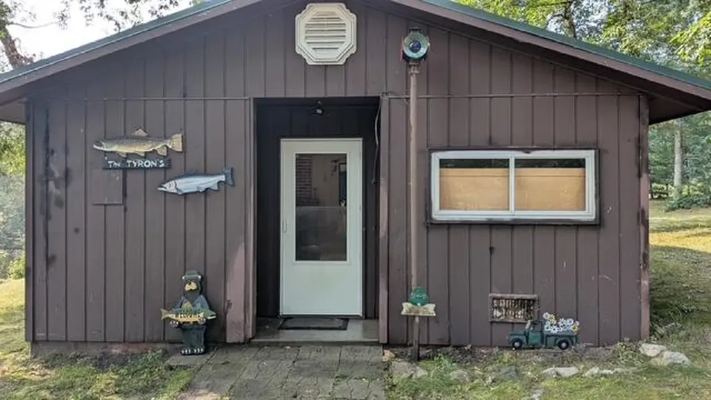 2194 W Jab Drive Pleasant Plains Township MI 49304