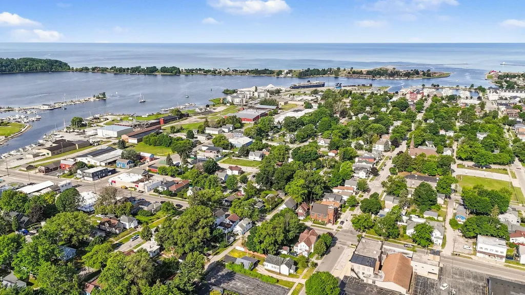 503 S Washington Avenue Ludington City MI 49431