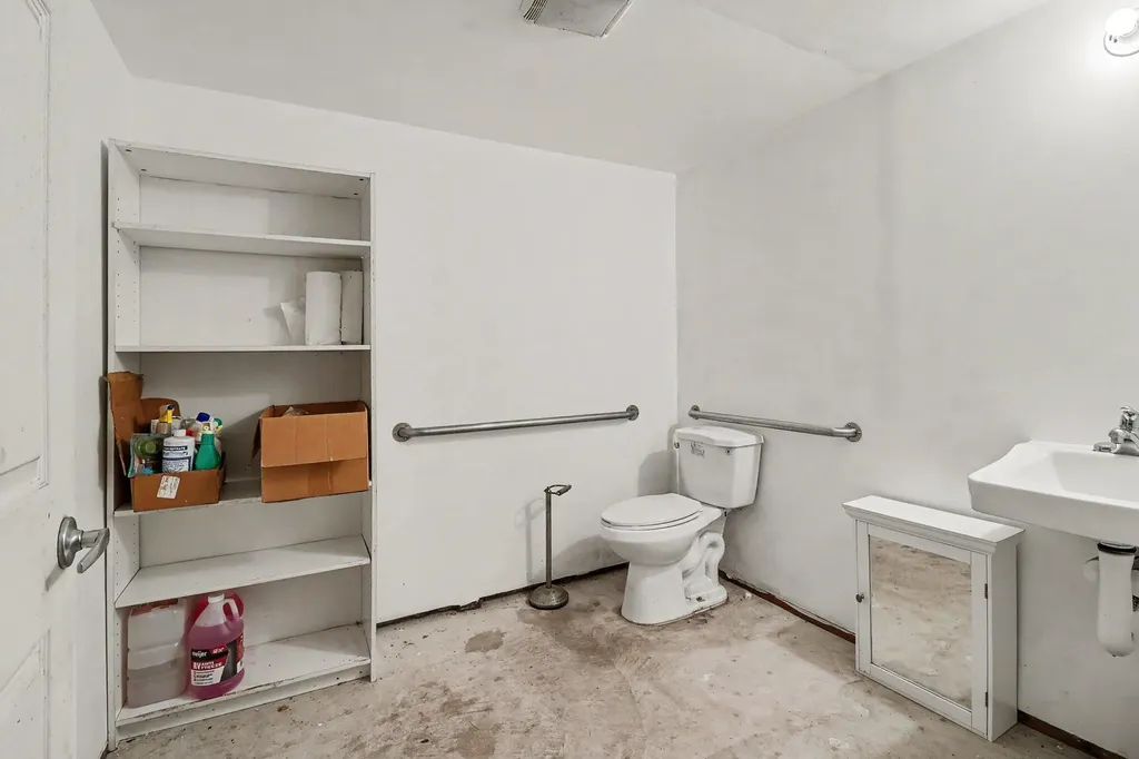 9748 N Us 31 Unknown City MI 49431