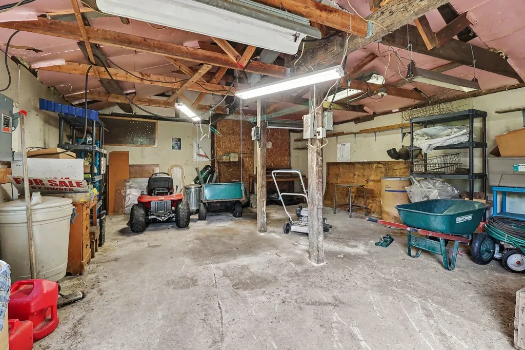 9748 N Us 31 Unknown City MI 49431